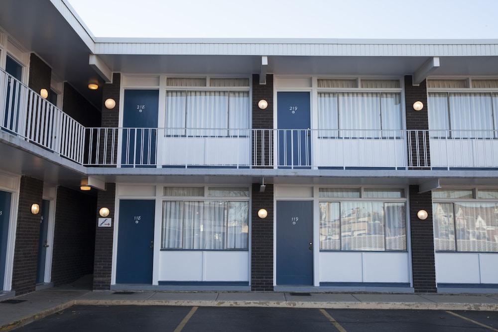 Heart O' Chicago Motel Экстерьер фото